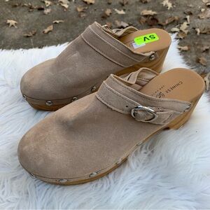 Chinese Laundry Tan Suede Platform Clogs Size 9